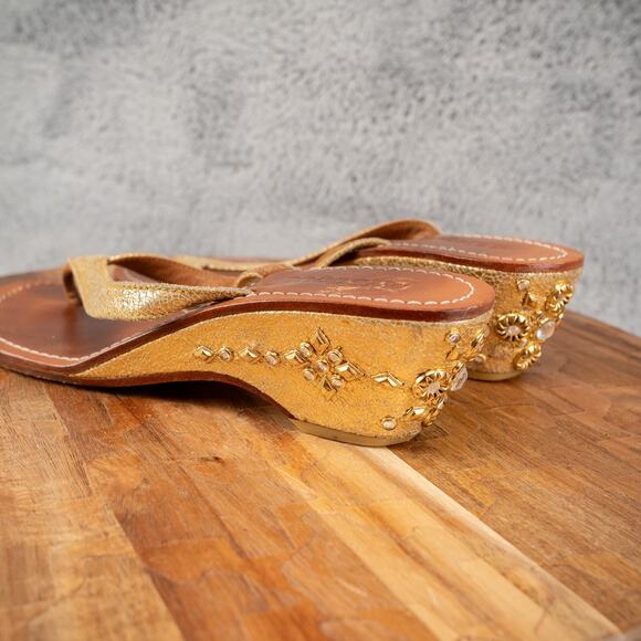 MYSTIQUE Gold Embellished Platform Thong Sandals Size 10 - Picture 4 of 7